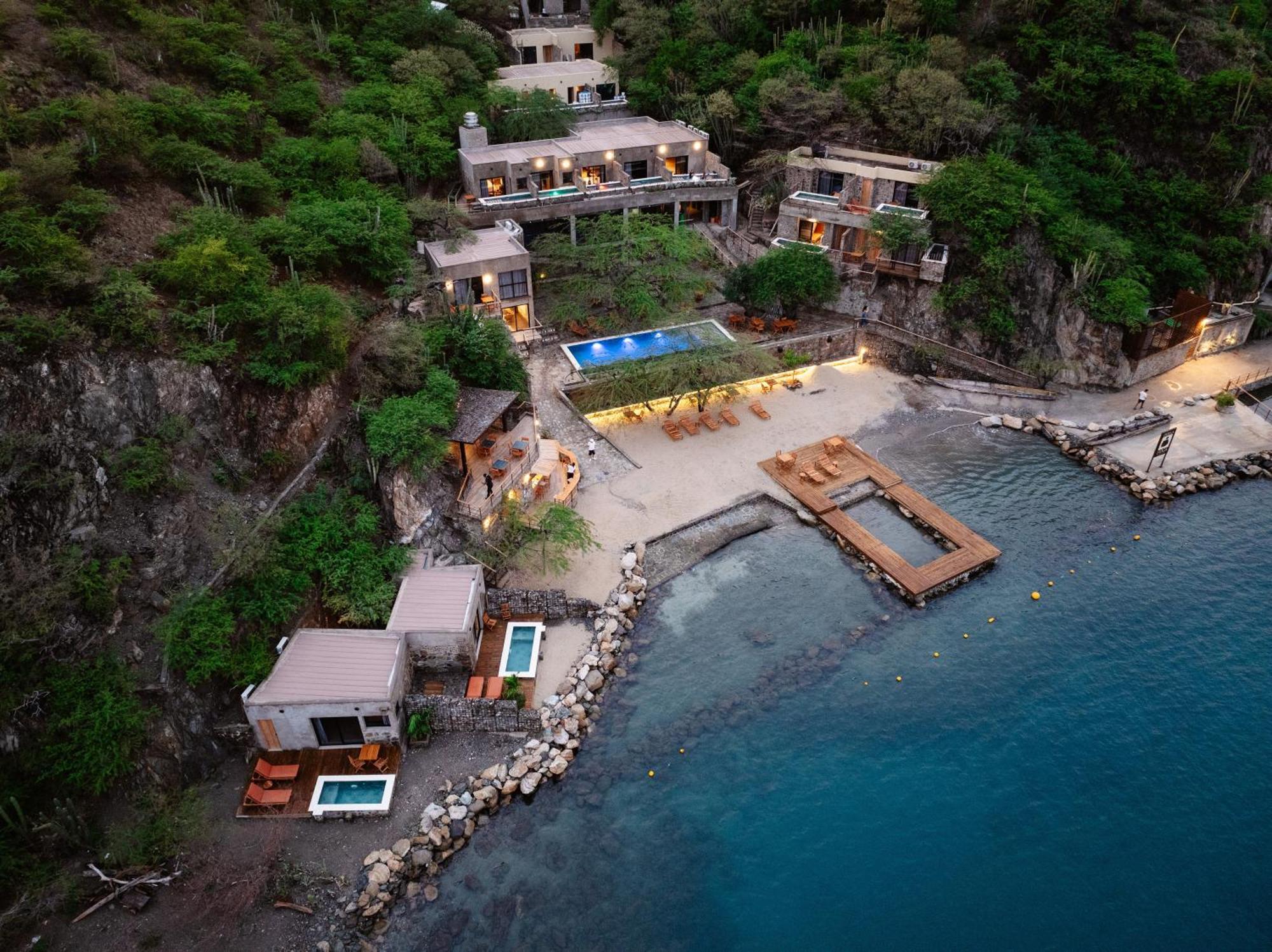 Perla Roca Hotel Boutique - Beach Front