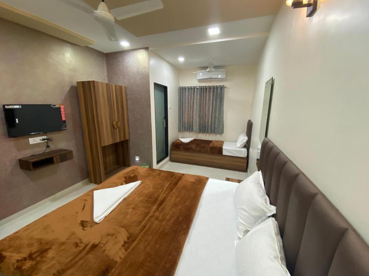 Hotel Divine - Mumbai