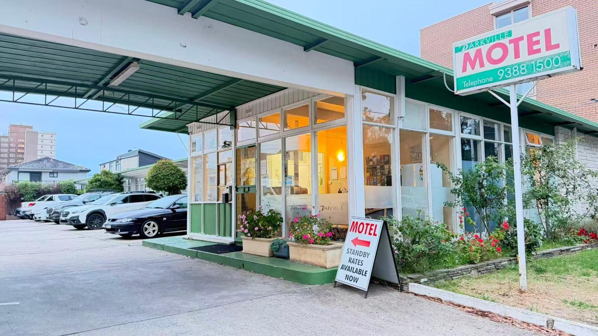 Parkville Motel