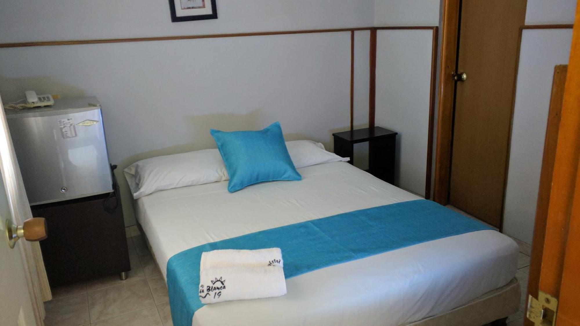Hotel Bahia Blanca Santa Marta Frente Al Mar - Santa Marta (Magdalena)