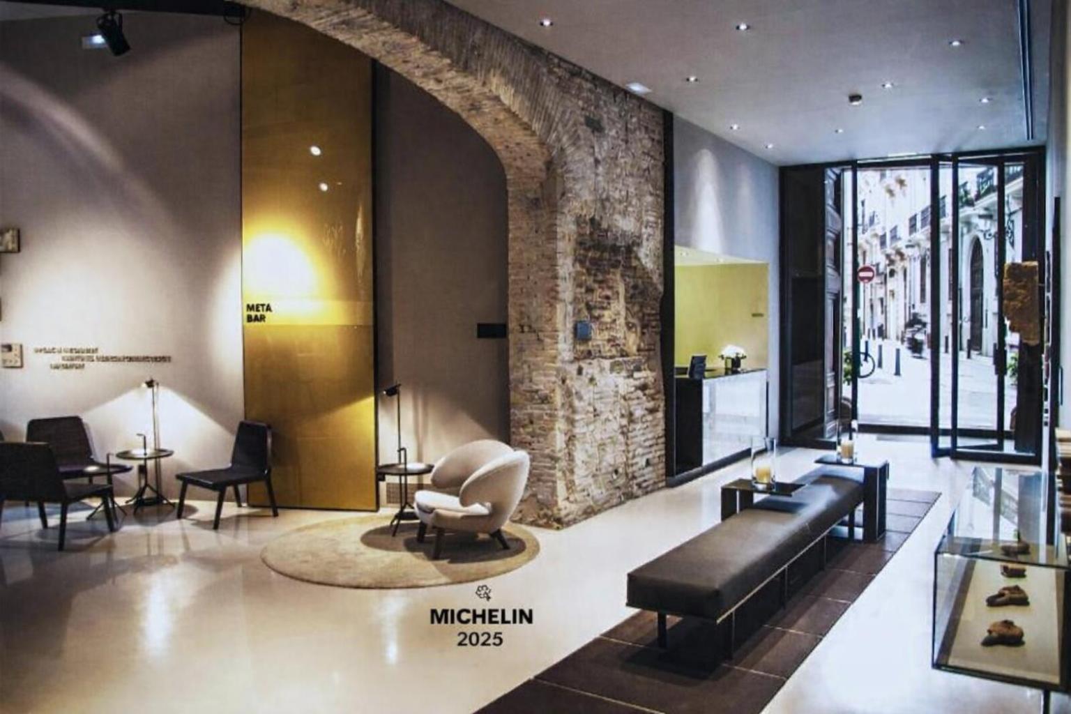 Caro Hotel