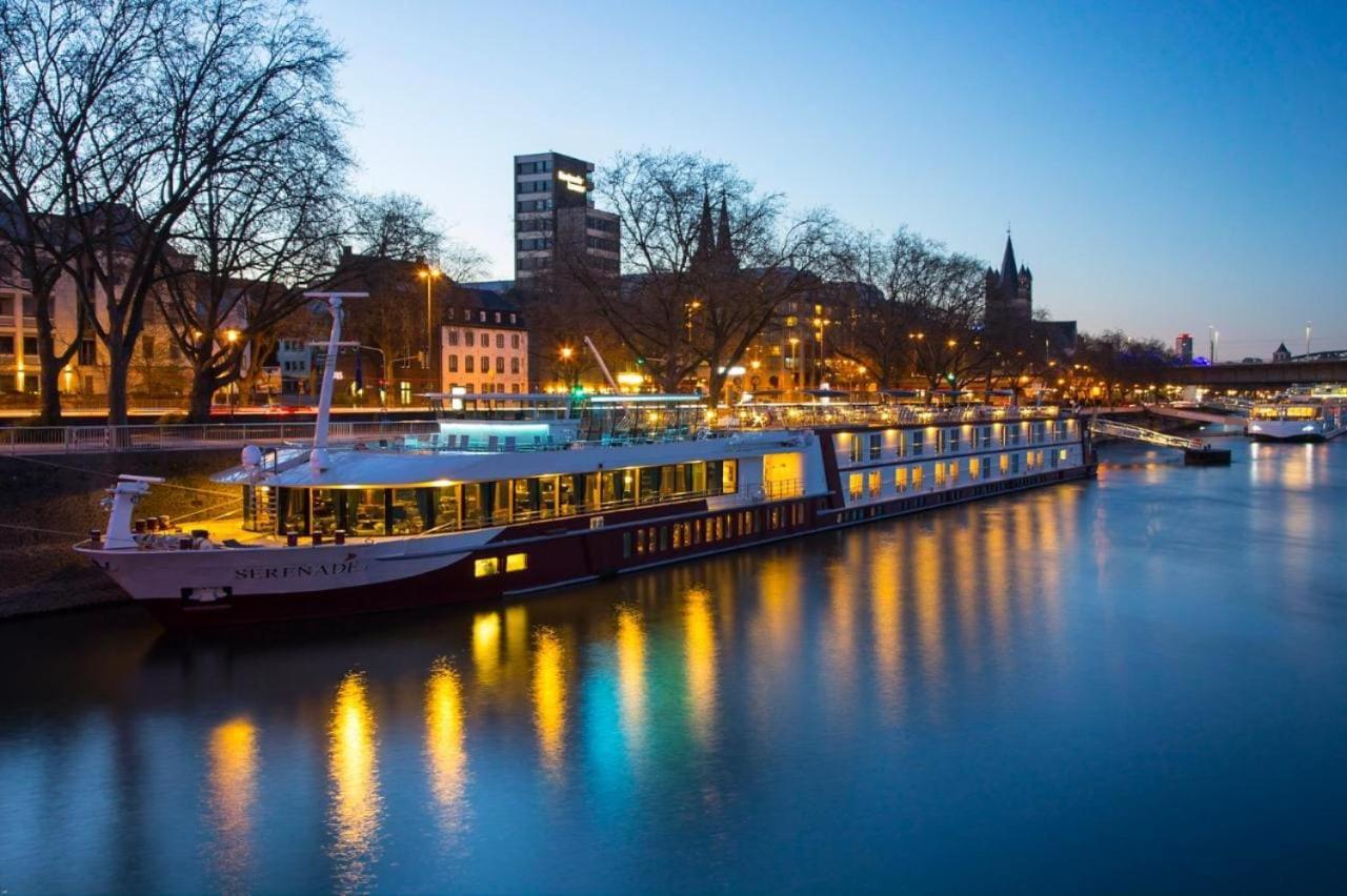 Select Ms Serenade 1 - Dusseldorf Hotel