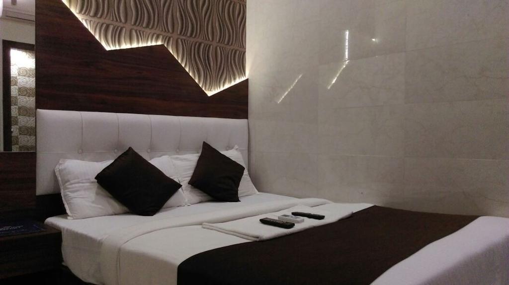 Hotel Palace Residency - Mumbai