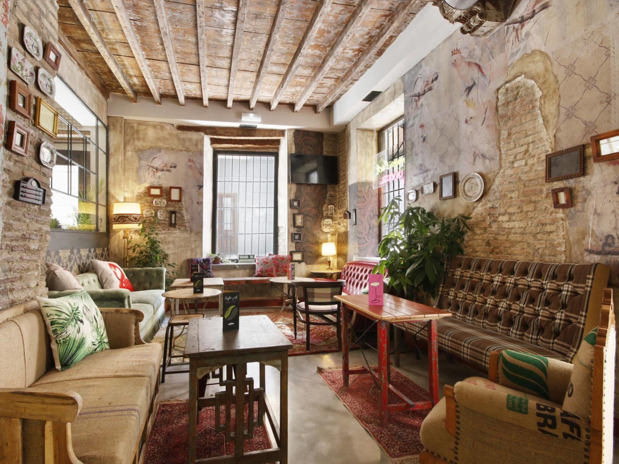Lemon Rock Hostel - Granada