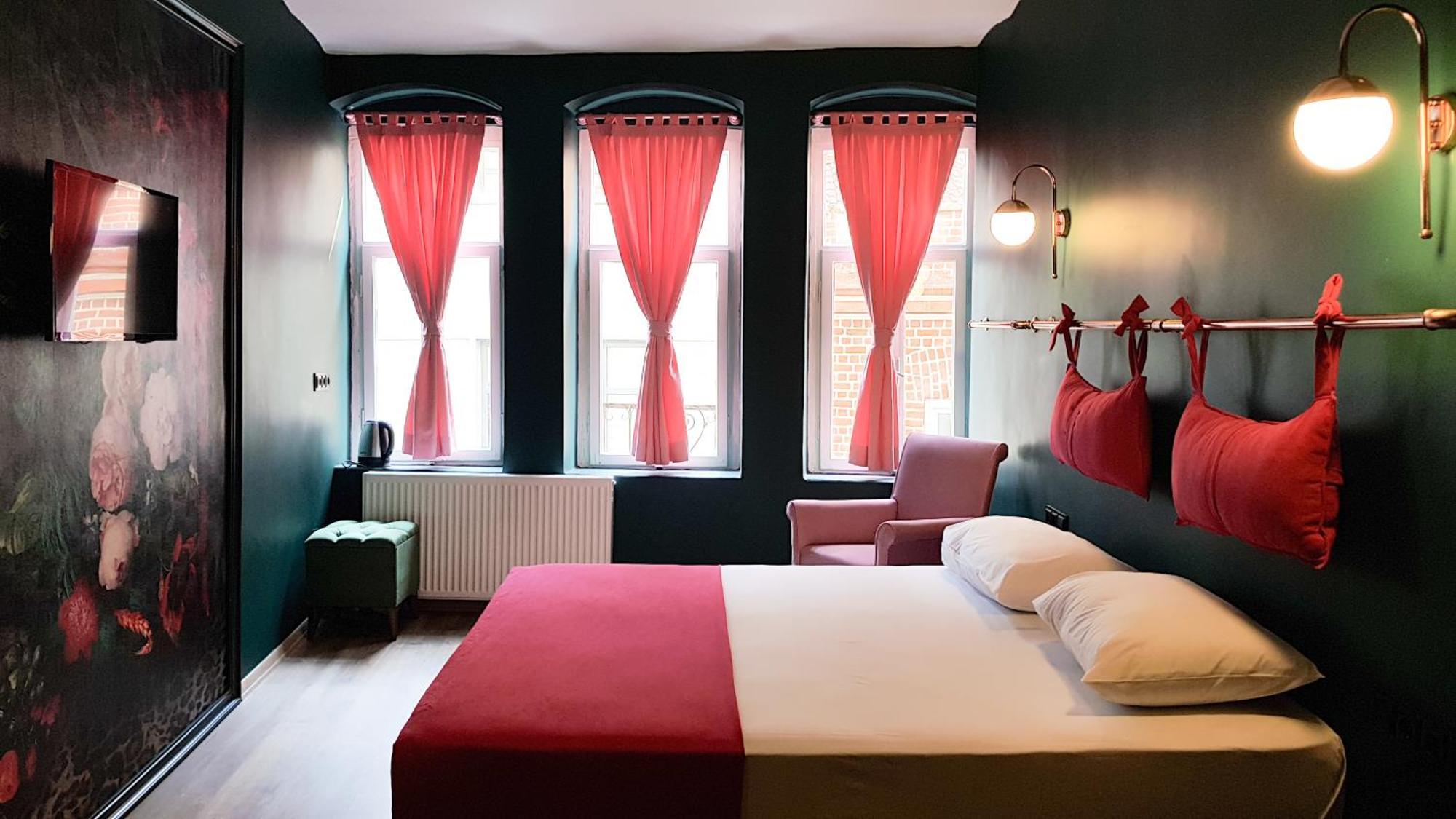 Casa Rosa Suites