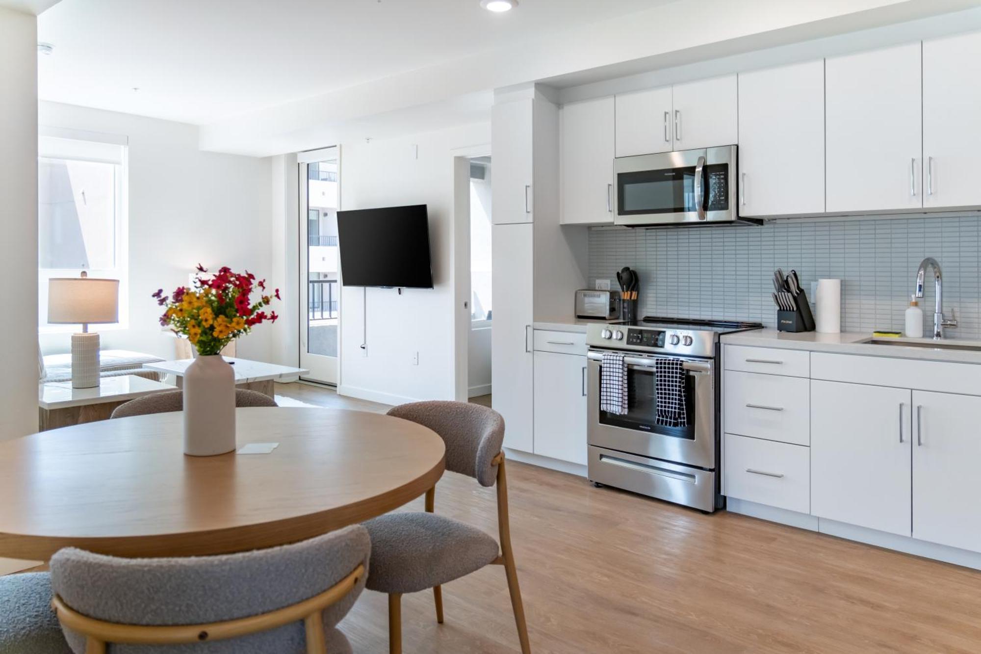 Luxury 2 Bedroom Residence With Fitness And Outdoor Pool