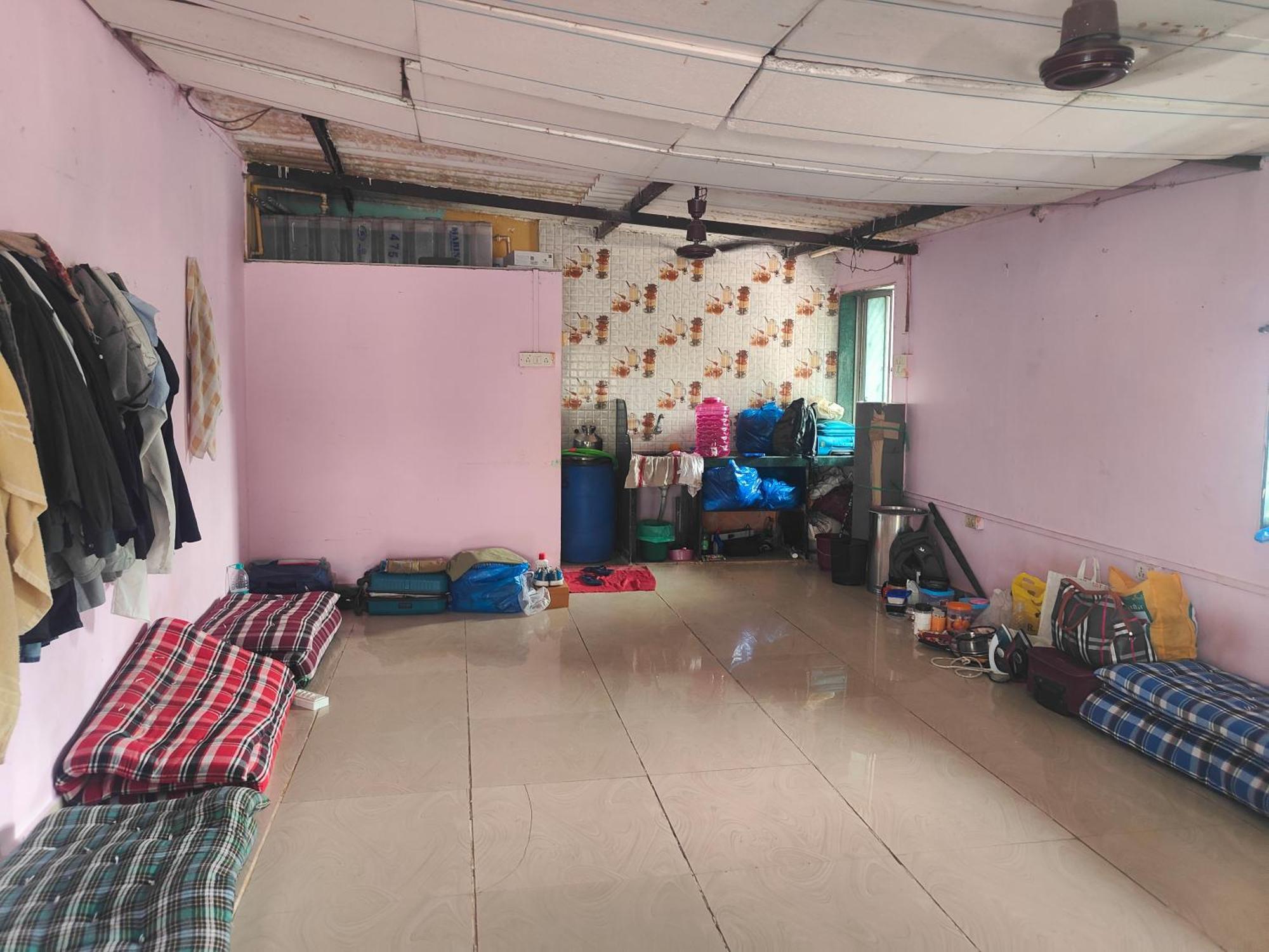 Miraj Khan Dormitory Pg - Mumbai
