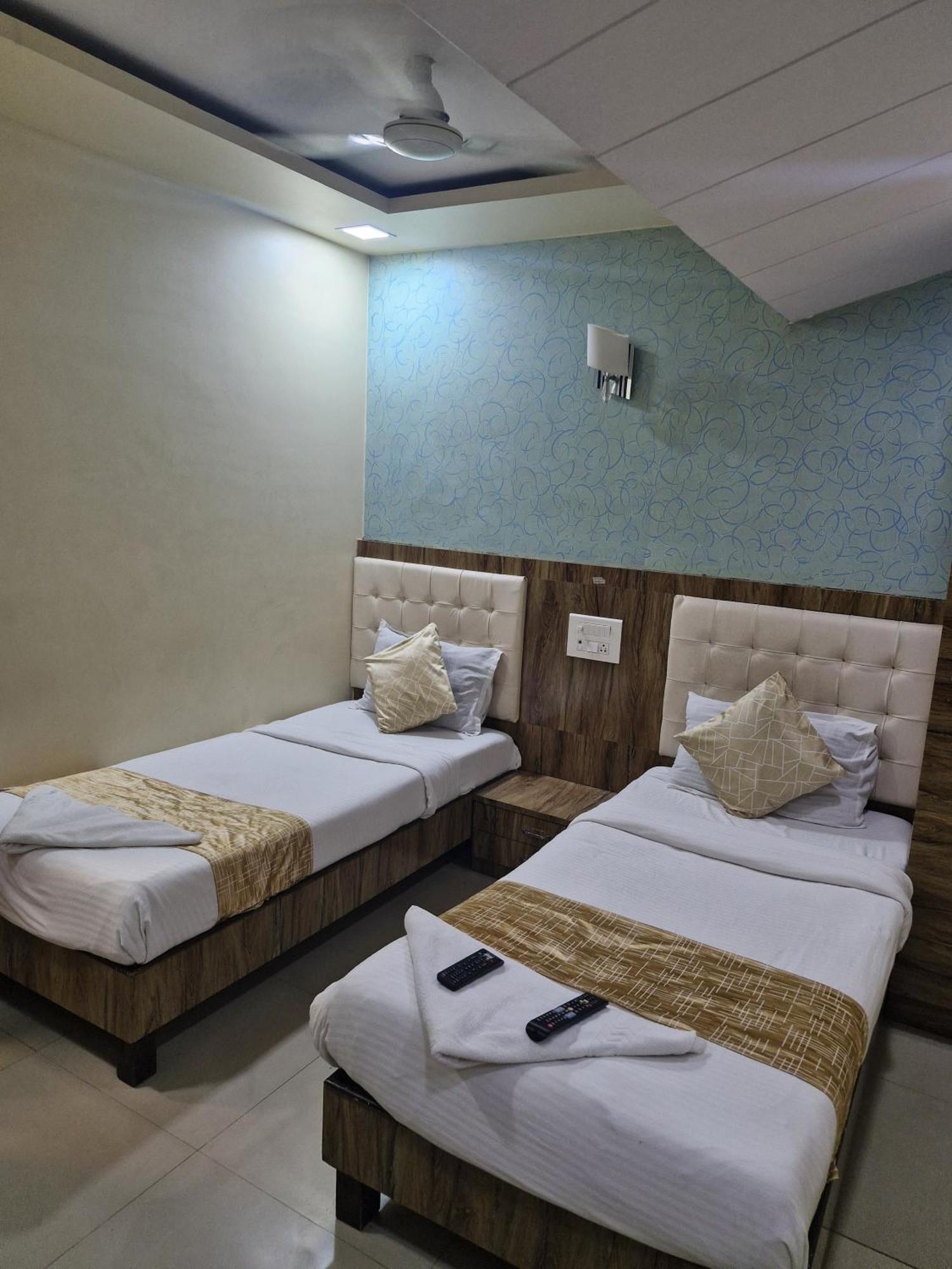 Hotel Crystal Park Near Nesco Exhibition Center