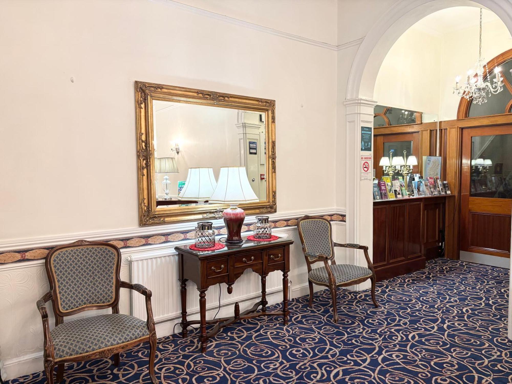 Dergvale Hotel