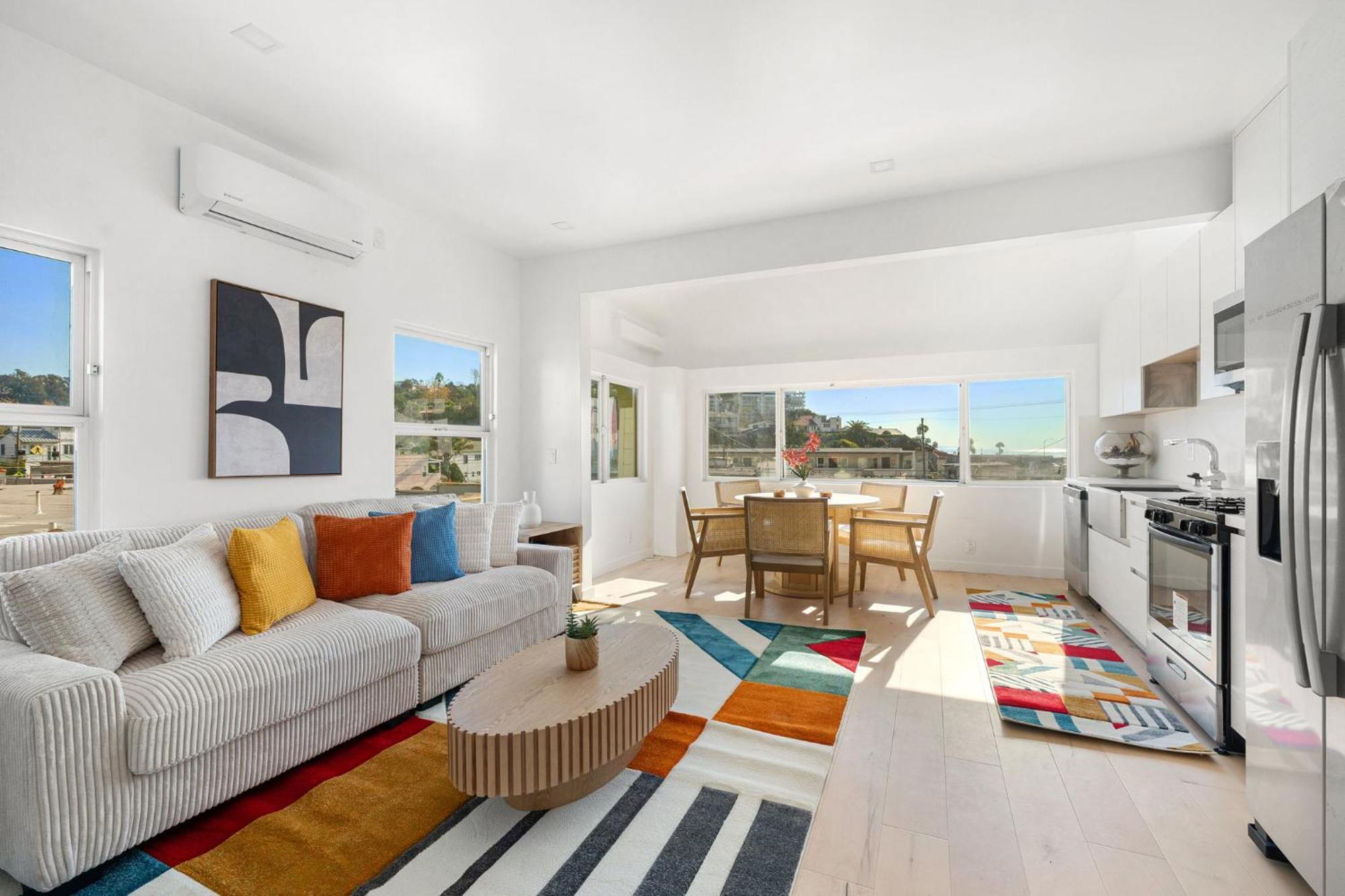 Pacific Coast Suites - Oceanfront Living