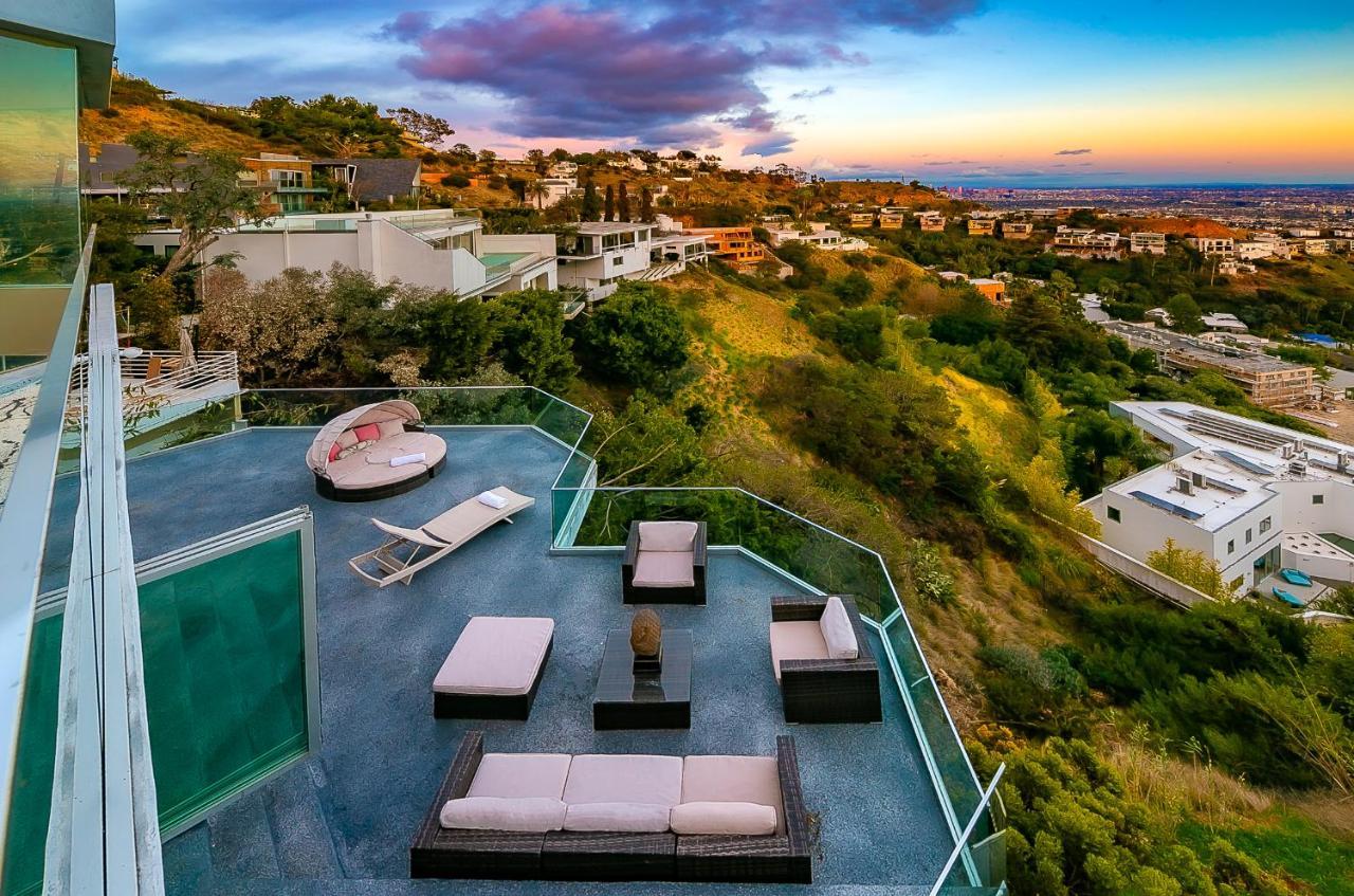 Hollywood Hills Modern Sanctuary-Jaw Dropping View Villa - Los Angeles