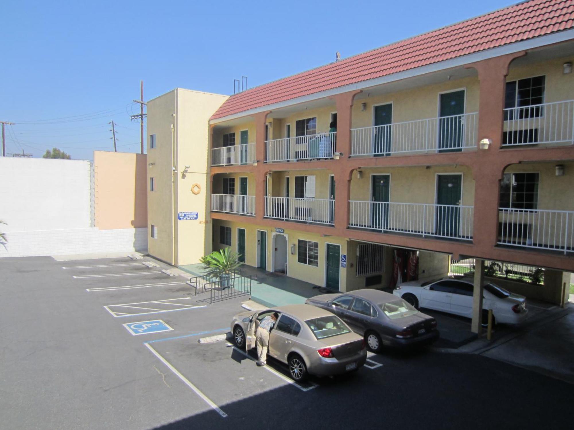 Starlight Inn, Valley Blvd - Downtown La